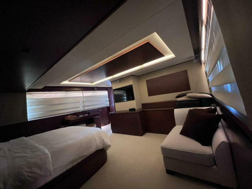 yacht Vivere