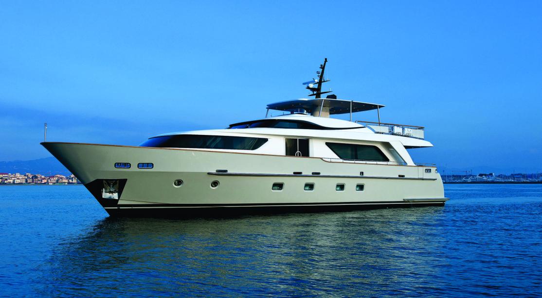 yacht Aquila Q