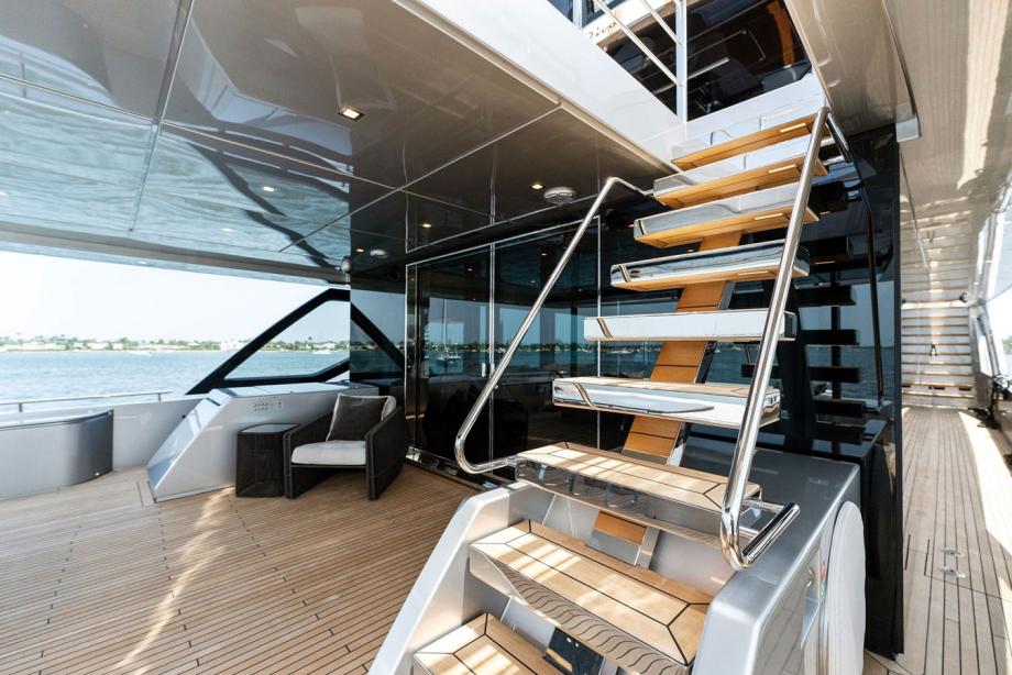 yacht Chop Chop