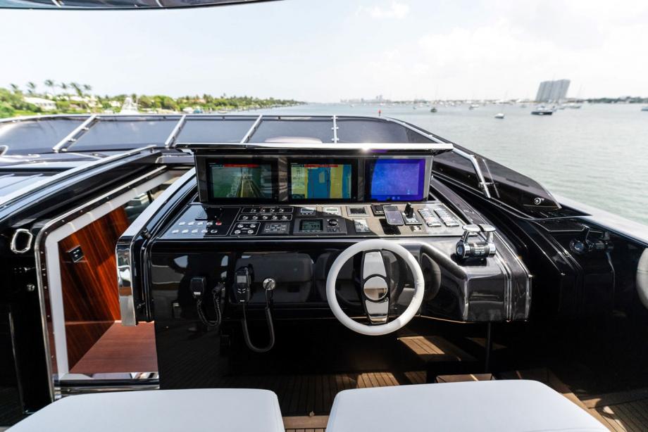 yacht Chop Chop