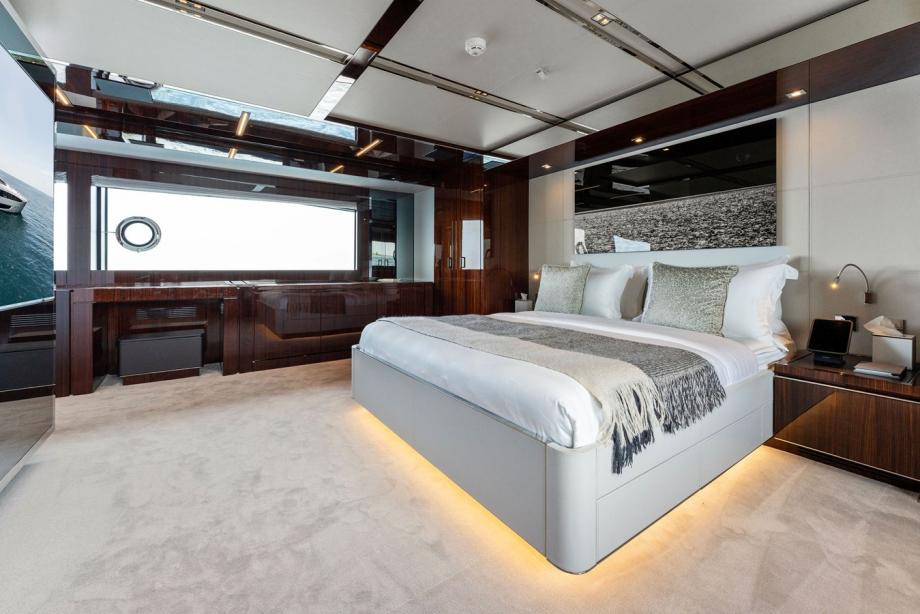 yacht Chop Chop