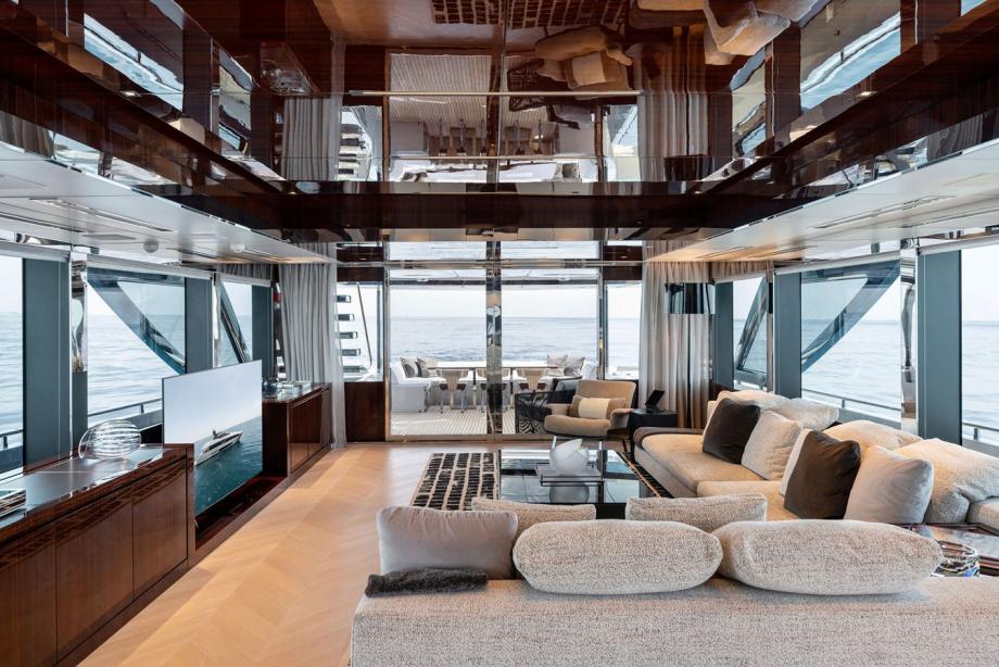 yacht Chop Chop