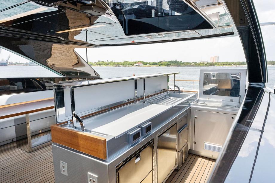 yacht Chop Chop