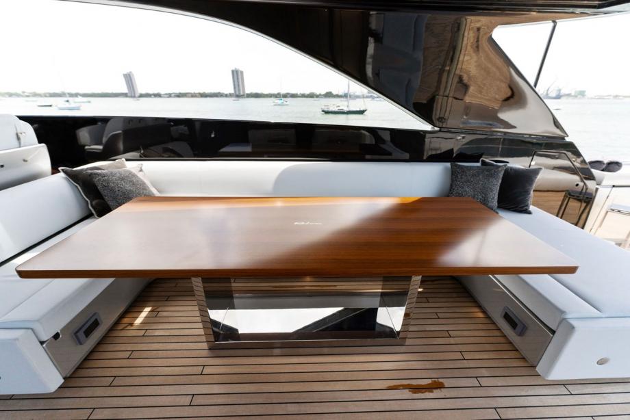 yacht Chop Chop
