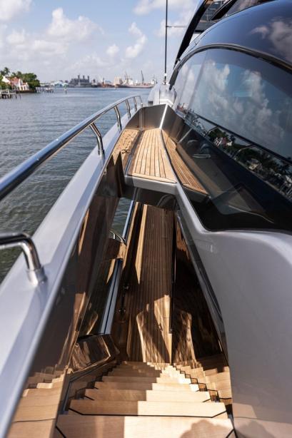 yacht Chop Chop