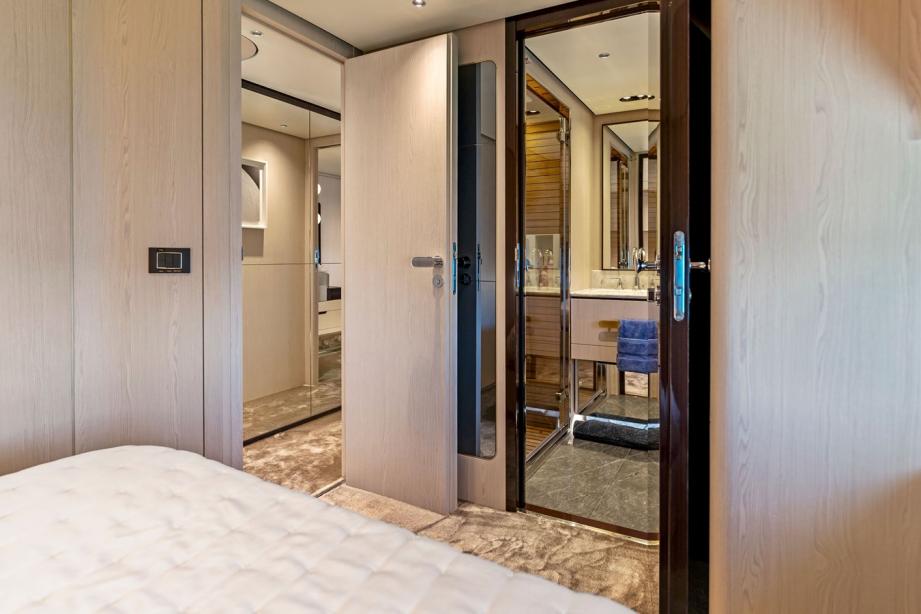 yacht Abu Too