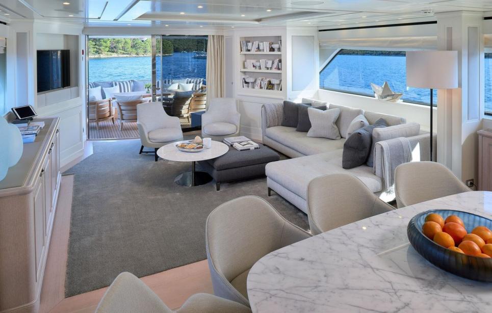 yacht Domenica