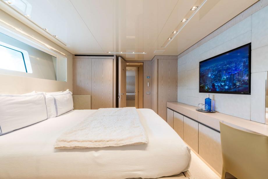 yacht Glory