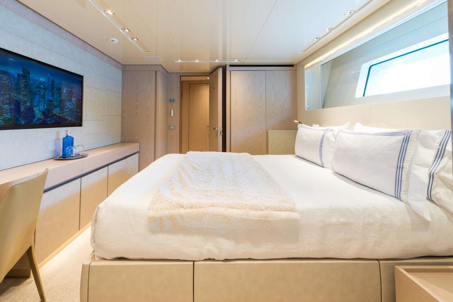 yacht Glory