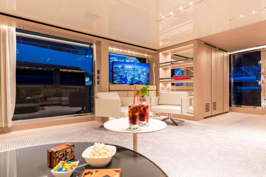 yacht Glory