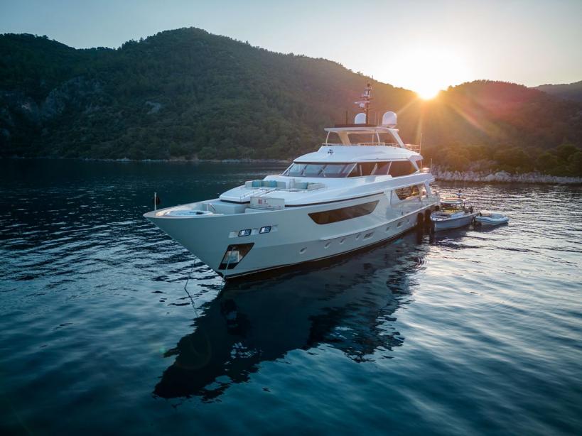 yacht Glory