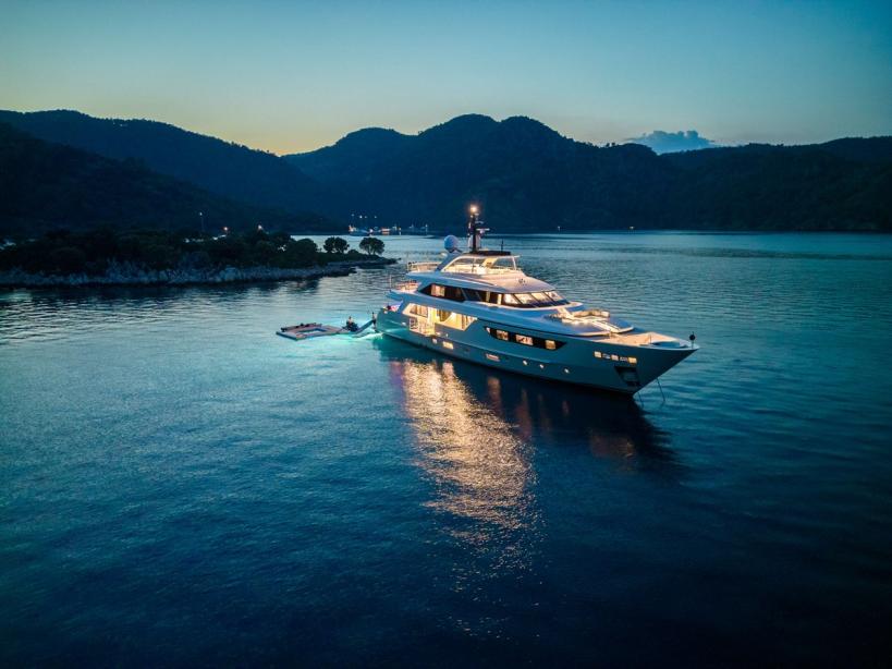 yacht Glory