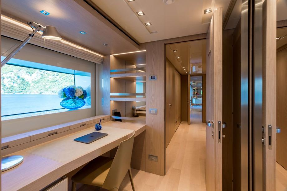 yacht Glory
