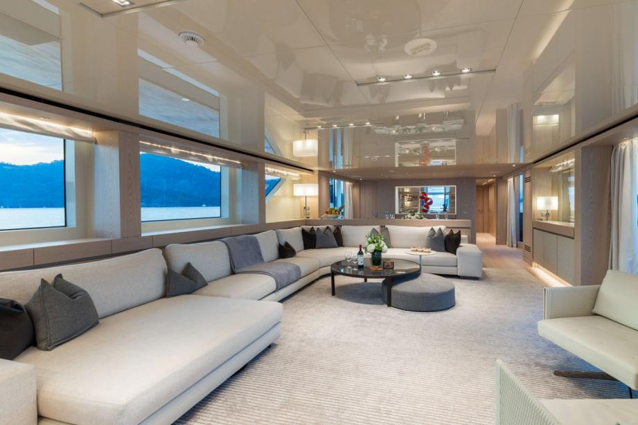 yacht Glory