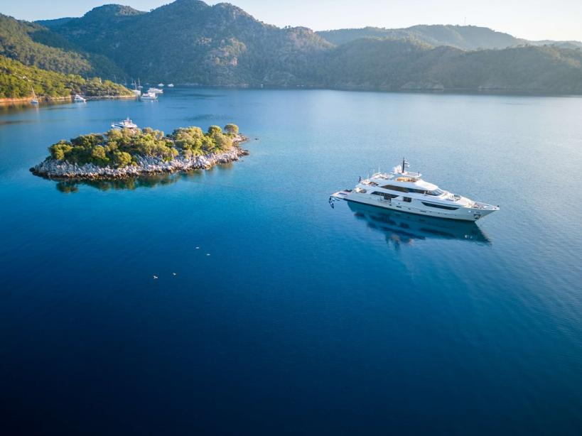 yacht Glory