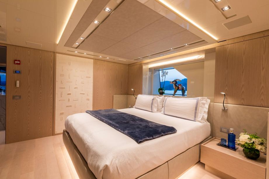 yacht Glory