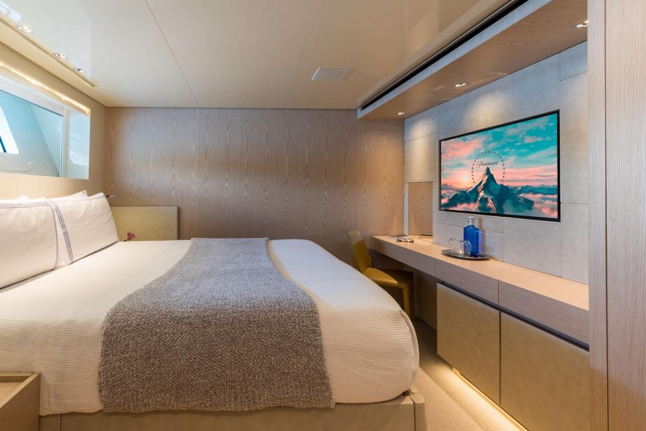 yacht Glory