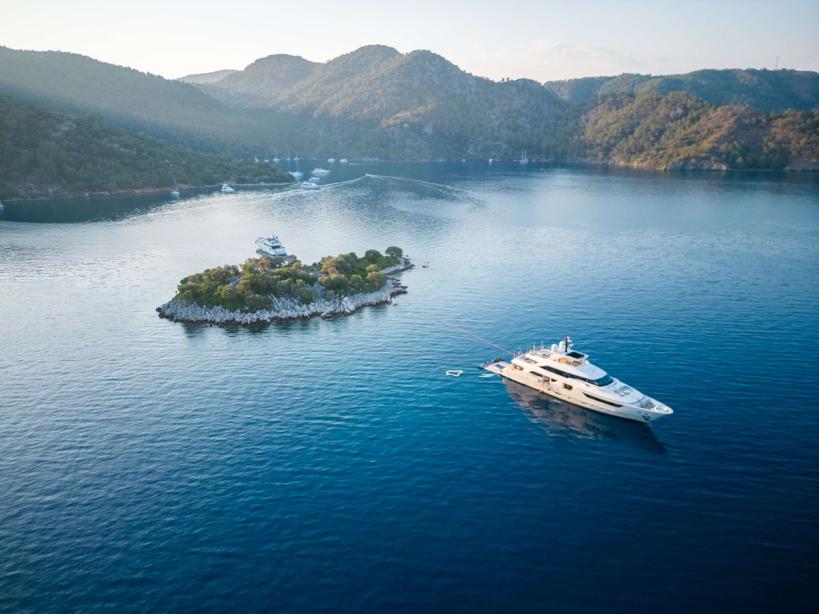 yacht Glory