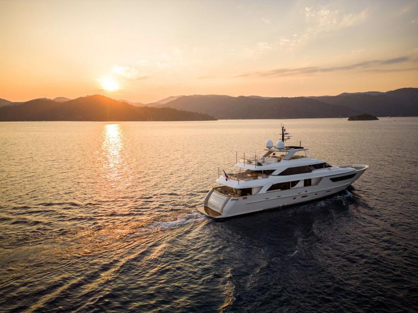 yacht Glory