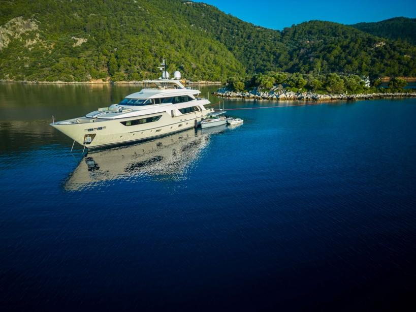 yacht Glory
