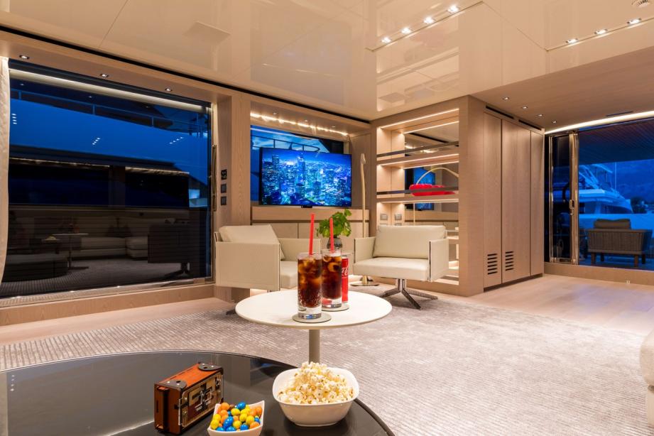 yacht Glory