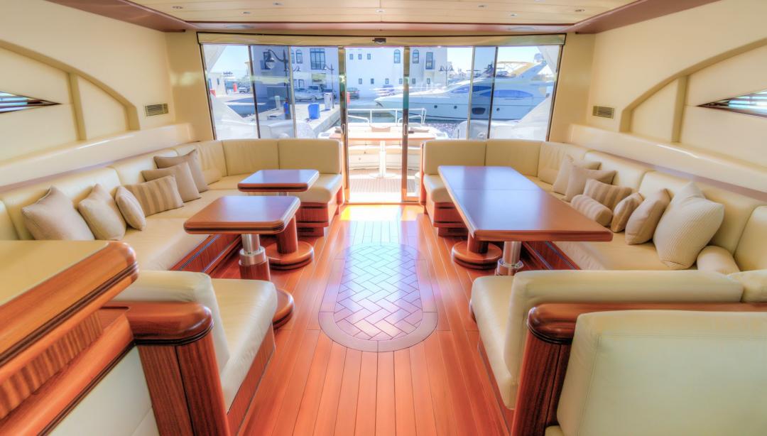yacht Yalla