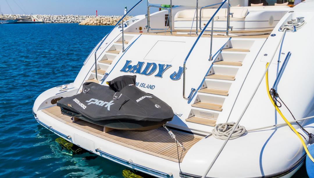yacht Yalla