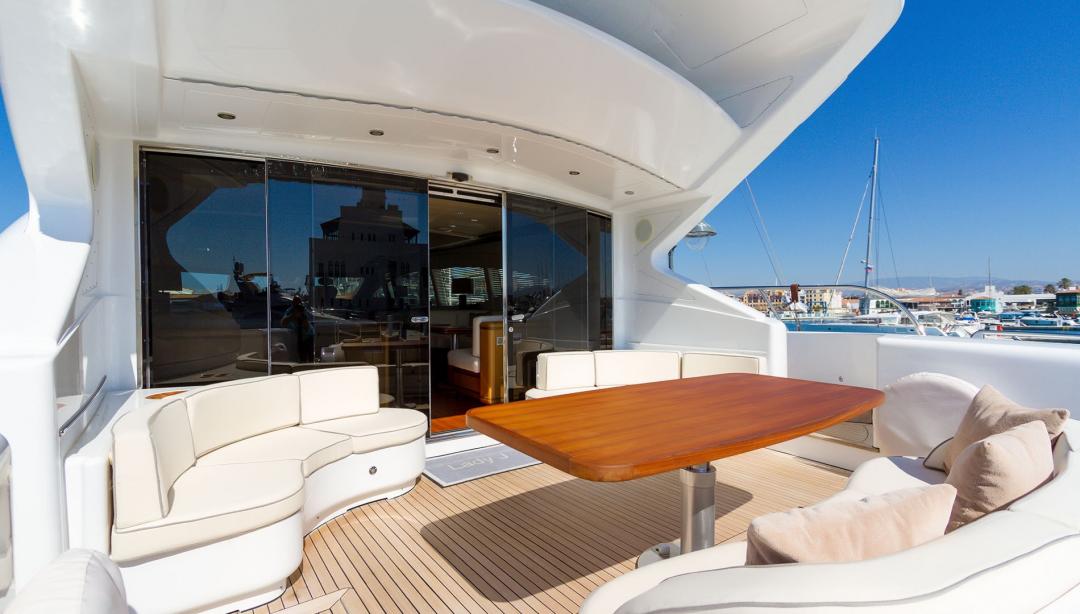 yacht Yalla