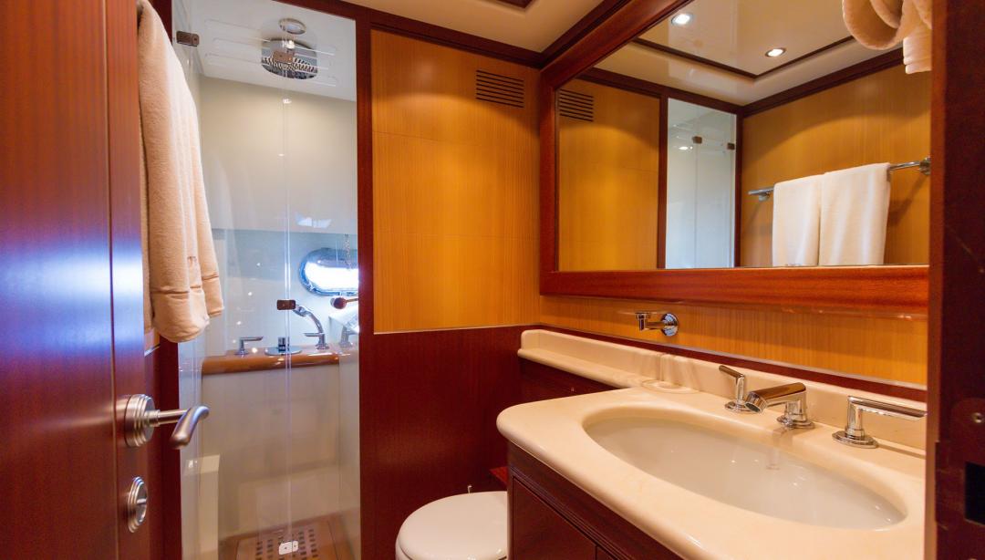 yacht Yalla