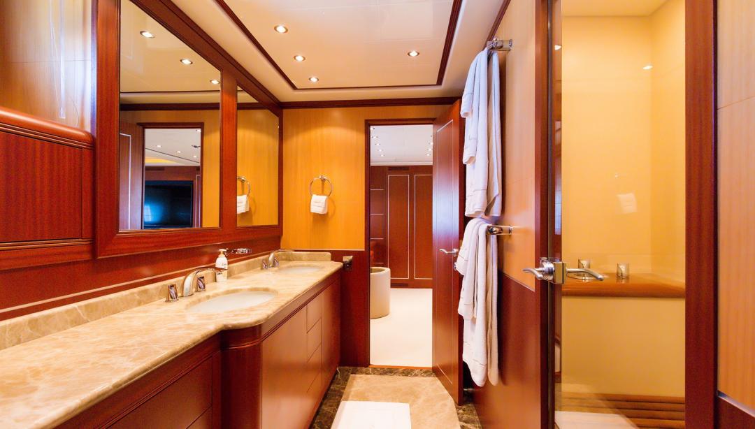 yacht Yalla