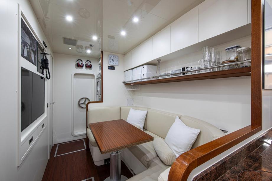 yacht Dayboat