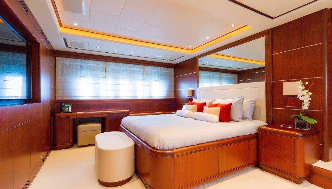 yacht Yalla