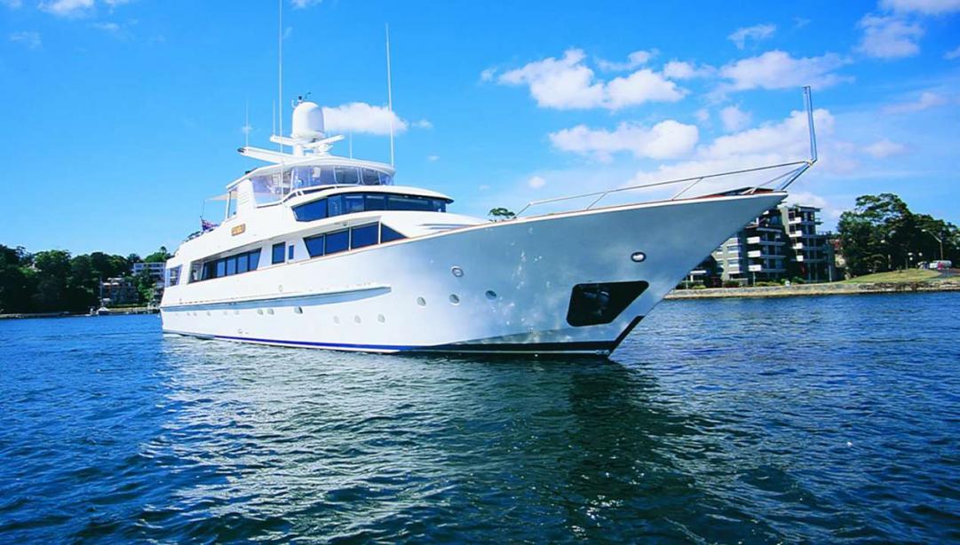 yacht Phoenix One