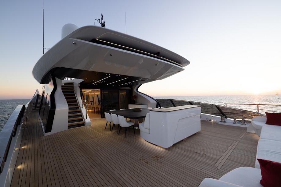 yacht N1