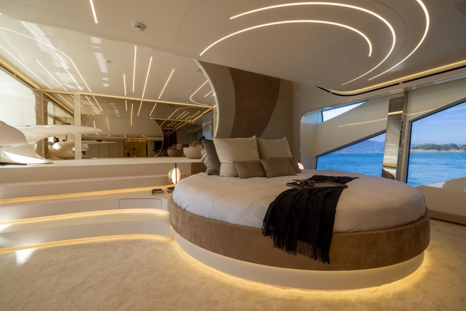 yacht N1