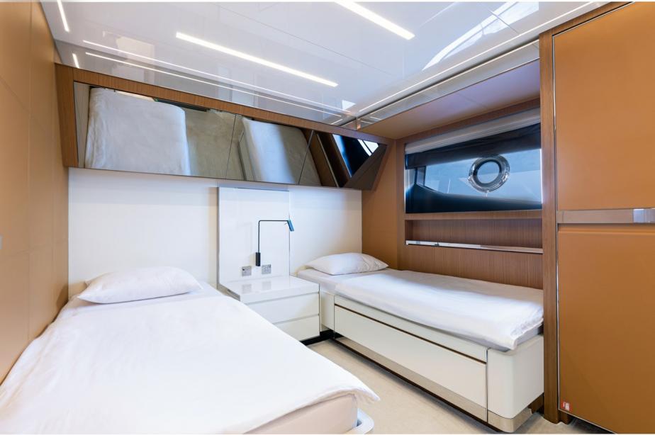 yacht No Stress