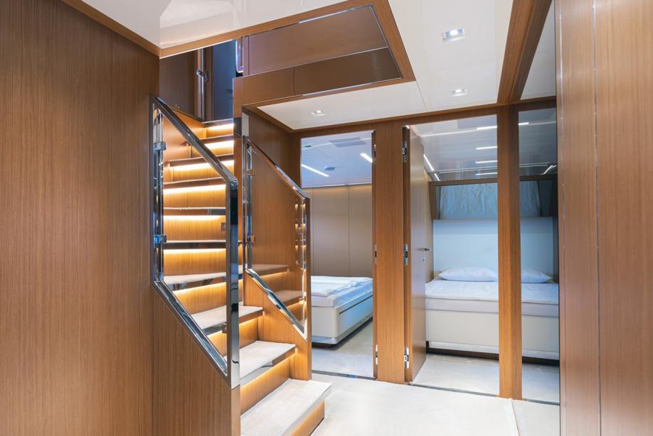 yacht No Stress