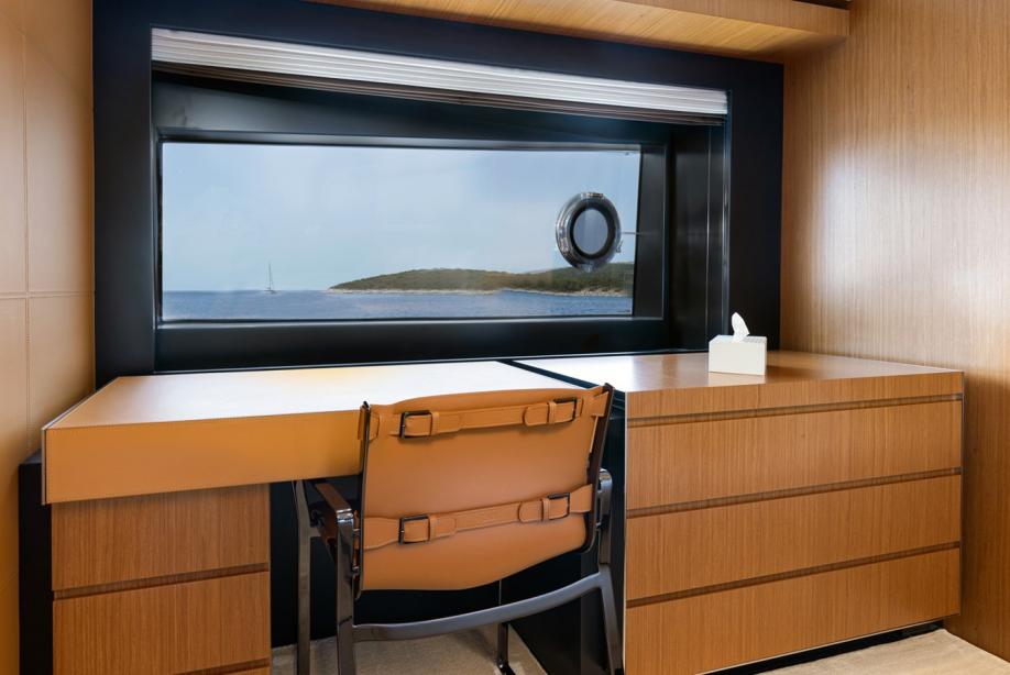 yacht No Stress