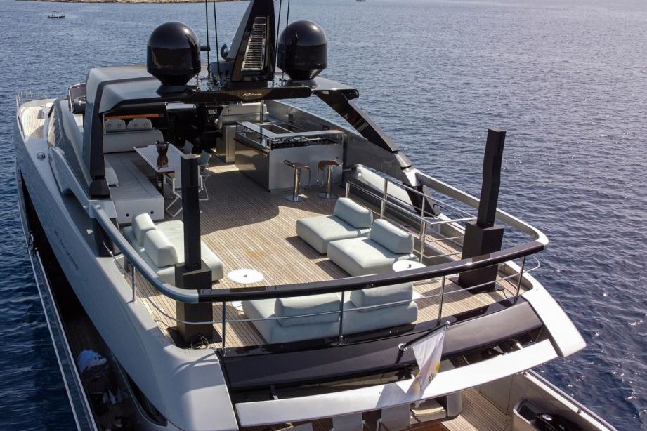 yacht No Stress