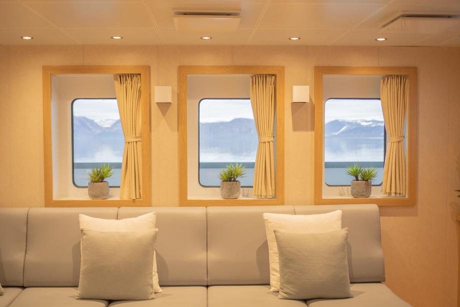 yacht Wingman