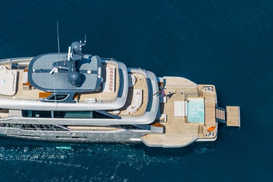 yacht Phoenix