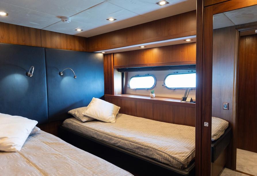 yacht Gee Whizz