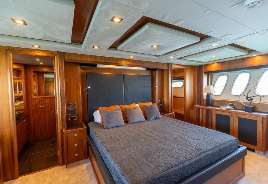 yacht Gee Whizz