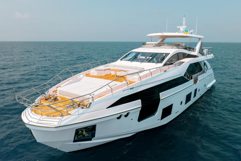yacht Vesta