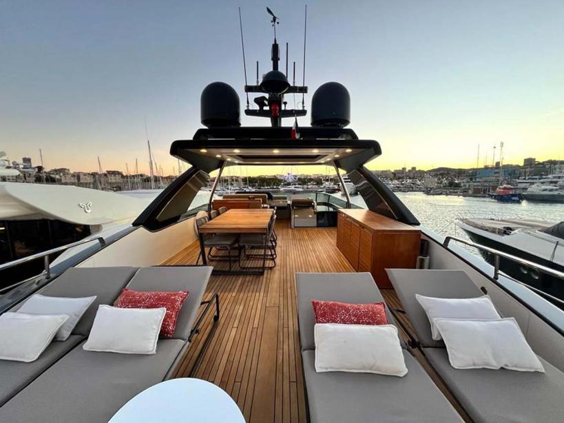 yacht Signe