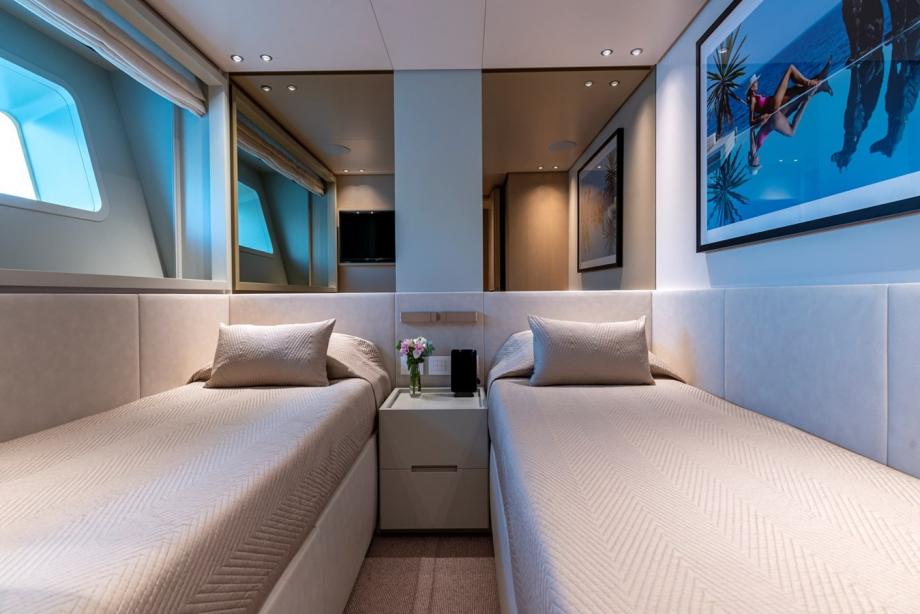 yacht Sahasa