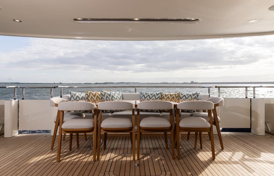 yacht Moonen 110 Mustique