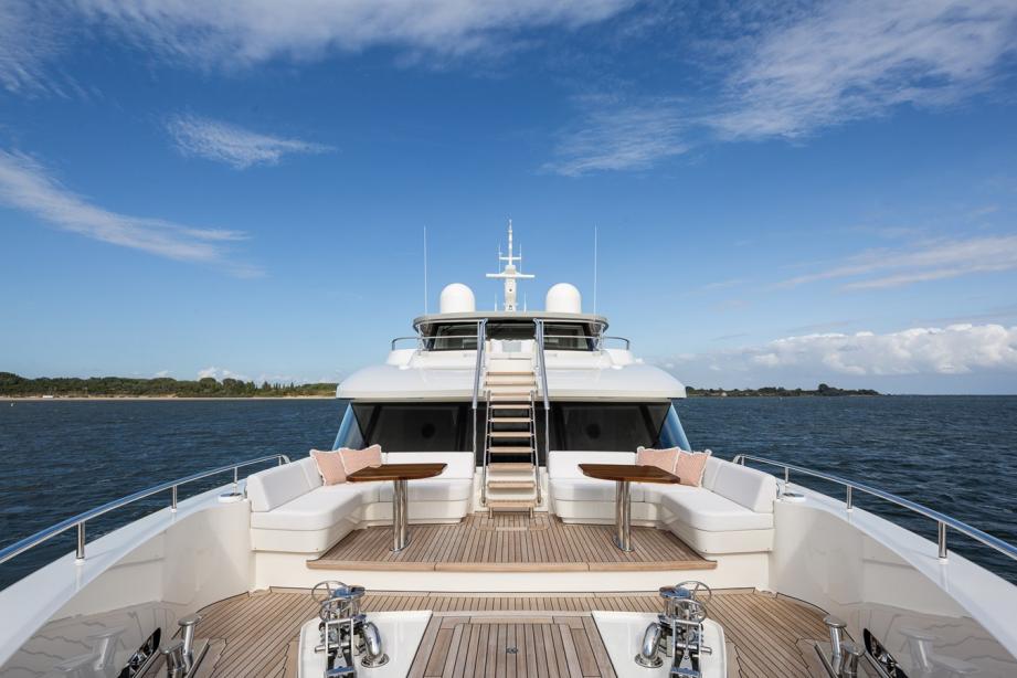 yacht Moonen 110 Mustique