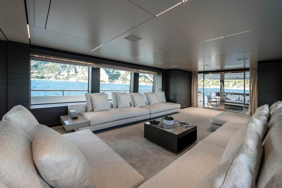 yacht Custom Line Navetta 42