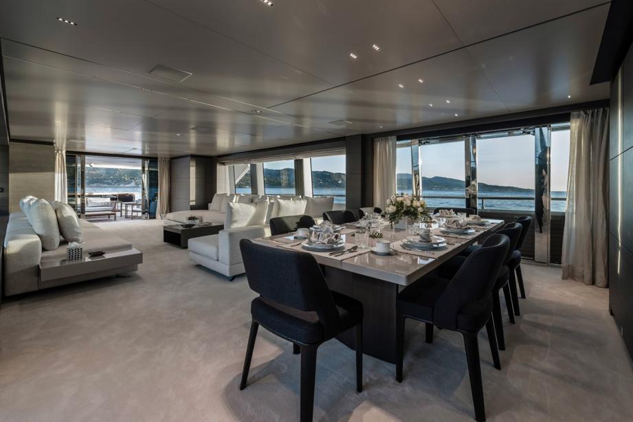 yacht Custom Line Navetta 42